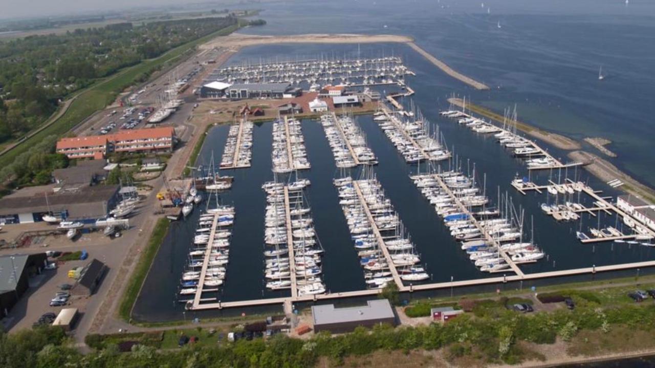Ijsvogel Apartment, Duplex Family Home 4-Bed Located On The Largest Saltwater Lake Bruinisse Exterior foto